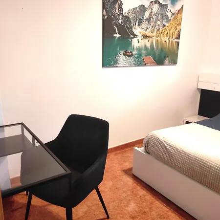 Privado Con Entrada Independiente En Caldes De Malavella 지로나